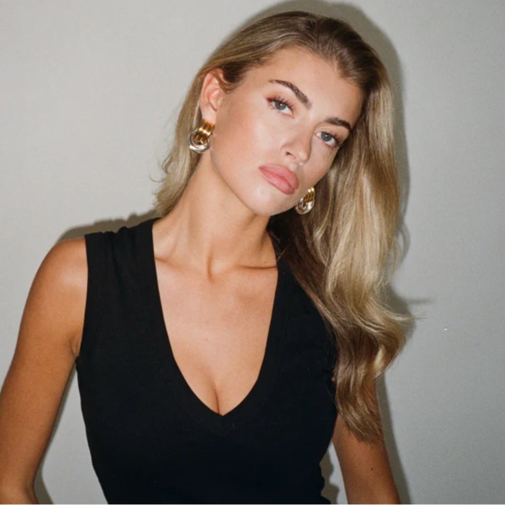 Mini Double knot two-tone earrings